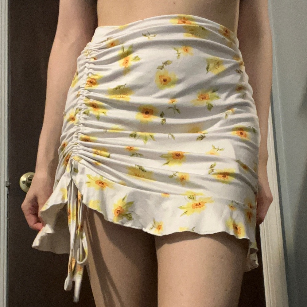 Floral Mini Skirt with Ruched Detail - Picture 1 of 3